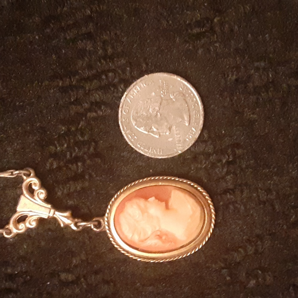 Vintage Cameo Necklace - Picture 5 of 5